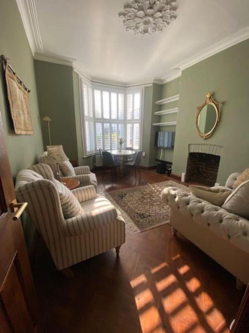 2 Double Bedroom Charming Chelsea Apartment ロンドン エクステリア 写真