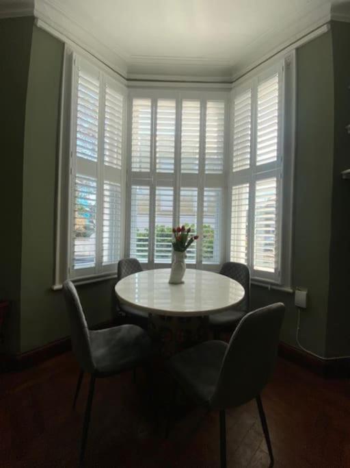2 Double Bedroom Charming Chelsea Apartment ロンドン エクステリア 写真